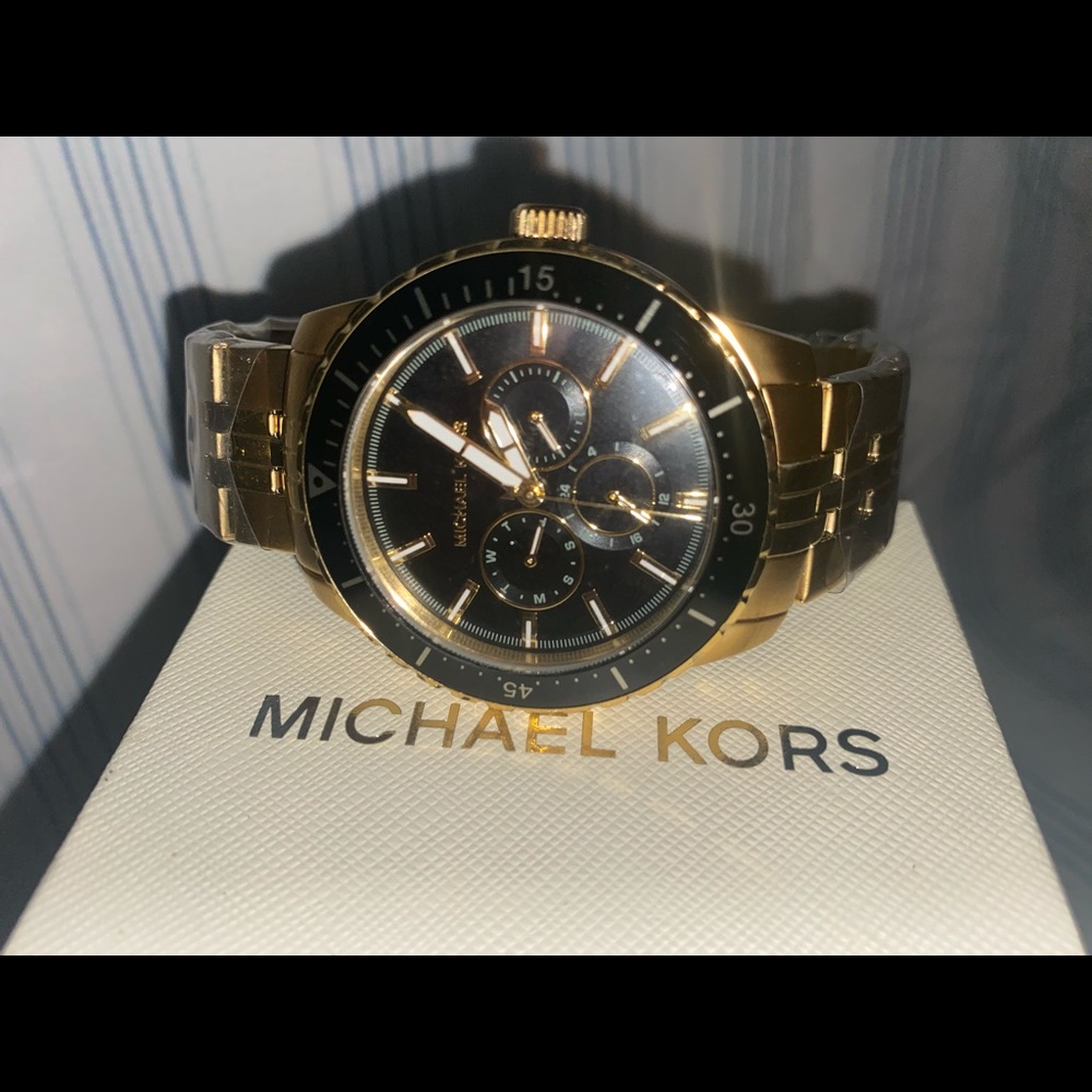 Michael Kors gold watch brand new unworn - Picture 4 of 5